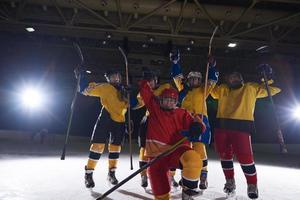 tiener meisjes ijs hockey sport spelers foto