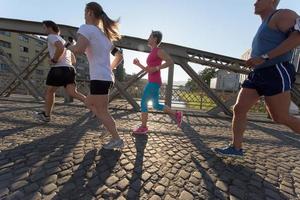 mensen groep joggen foto