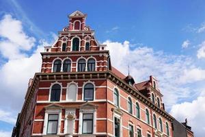 hersteld rood steen historicus gebouw in Duitsland foto