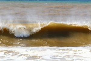 storm Aan de middellandse Zee zee in noordelijk Israël. foto