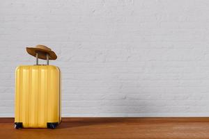 geel bagage hoed Aan top zomer reizen toerisme banier achtergrond ontwerp Aan wit muur houten verdieping vrije tijd vakantie 3d renderen beeld foto