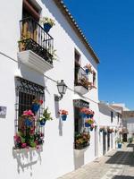 estepona, Andalusië, Spanje - mei 5. straat tafereel in Estepona Spanje Aan mei 5, 2014 foto