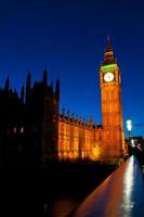 Big Ben in Londen 's nachts foto