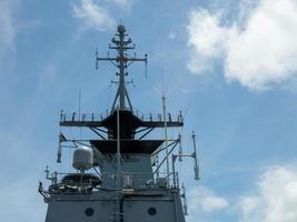 radar toren Aan een oorlogsschip vliegtuig vervoerder van de Thais marine foto