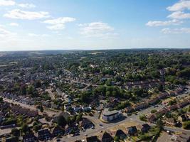 antenne visie van krekel grond Bij lokaal openbaar park van hemel hennepstad Engeland Super goed Brittannië foto