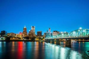 downtown Portland Oregon horizon Bij nacht foto