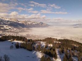 mistig visie naar rhinevalley foto