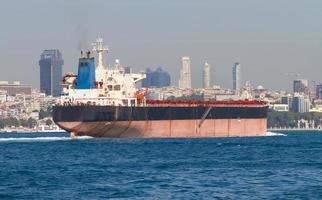 tanker schip in Istanbul foto