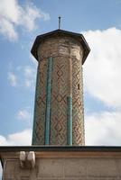 minaret van ince minaret medrese net zo museum van steen en hout kunst in konja, turkiye foto