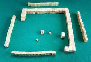 demontage de wali in van mahjong bord spel foto