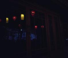 papier lantaarn Bij nacht, Bij een Chinese festival Bij pantai inda kapuk. foto