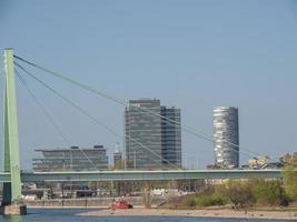 de rivier- Rijn in de buurt Keulen in Duitsland foto