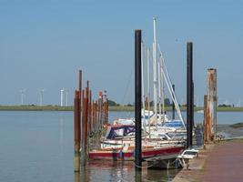 ditzum,duitsland,2020-the klein dorp van ditzum Bij de rivier- ems in Duitsland foto