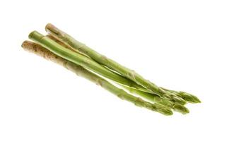 rauw asperges Aan wit achtergrond foto