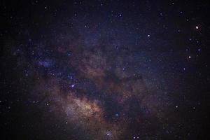 melkachtig manier heelal en ruimte stof in de universum, nacht sterrenhemel lucht met sterren foto