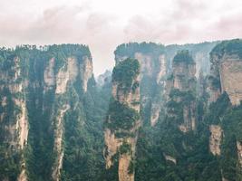 mooi berg van yuanjiajie of avartar berg Bij zhangjiajie nationaal Woud park in wulingyuan wijk zhangjiajie stad China foto