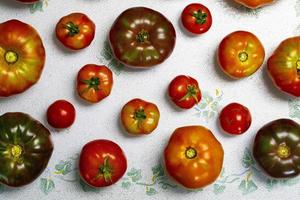 verzameling van rijp erfstuk tomaten foto