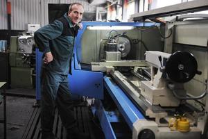 arbeiders mensen in fabriek foto