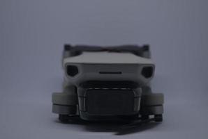 dar quadcopter geïsoleerd met wat? achtergrond. selectief focus en selectief dof foto