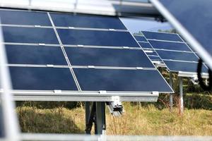 zonne- paneel hernieuwbaar energie veld- foto