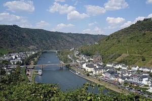 visie over- de stad van cochem in de Moezel regio van Duitsland foto