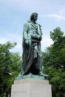 Friedrich schiller monument van 1863 in hannover Duitsland foto