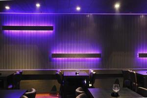 dubai, 2022 - modern bar club binnenshuis foto