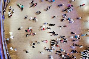 dubai, 2022 - interieur van een boodschappen doen winkelcentrum foto