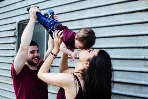 jong familie met een kind foto