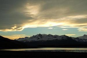 zonsondergang Bij los gletsjers nationaal park, Patagonië foto