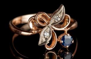 vintage ring met diamanten en saffier
