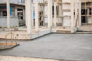 woningbouw, betonnen vloer in aanbouw foto