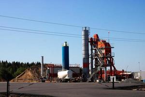 beton plant, uitrusting voor de productie van asfalt, cement en beton foto