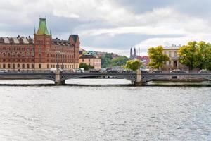 kanaal en brug in Stockholm foto