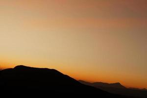 prachtige oranje zonsondergang foto