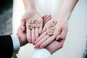 schattig bericht liefde u in handen . foto