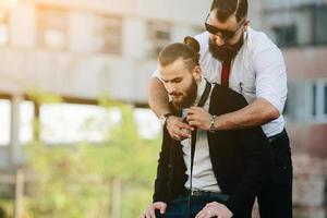 twee zakenlieden bereid naar werk foto