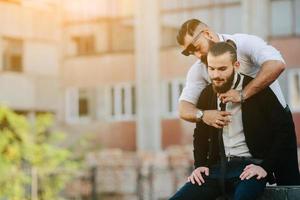 twee zakenlieden bereid naar werk foto