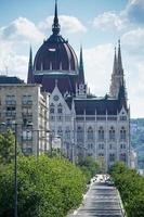 boedapest, hongarije, 2014. hongaars parlementsgebouw in boedapest foto