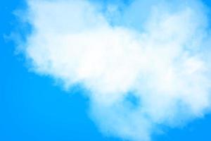 wolken en blauwe lucht foto