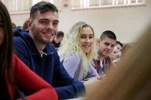 studenten groep in amfitheater foto