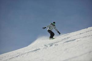 skiërs Aan berg foto