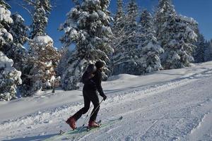 winter mensen pret en ski foto