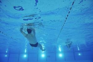 zwembad onder water foto