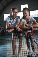 twee vrouw tennis foto