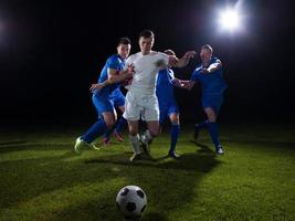 voetbal spelers duel foto