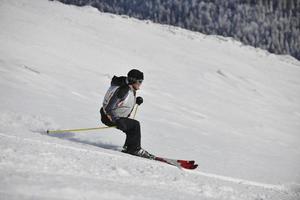 skiër vrij rijden foto
