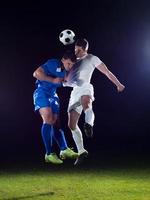 voetbal spelers duel foto