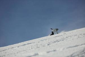 skiërs Aan berg foto