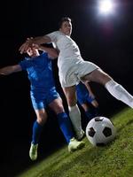 voetbal spelers duel foto